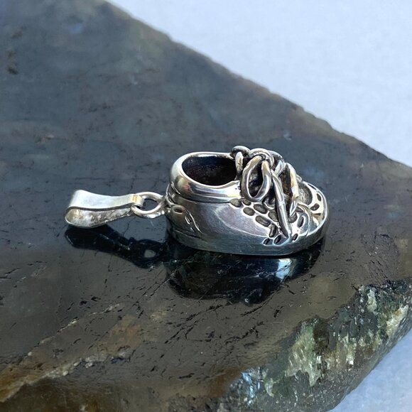 VTG Sterling Silver 925 Blank Engraveable Unisex Baby Shoe Pendant Charm - Picture 13 of 16